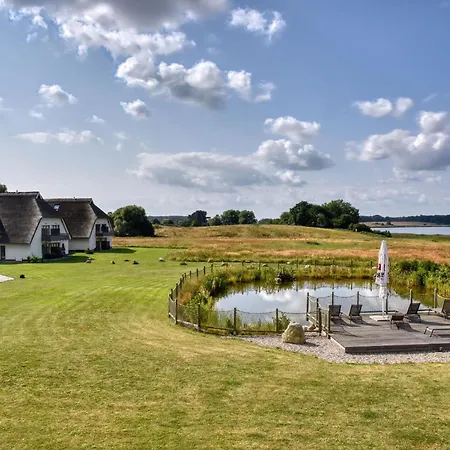 Apartment Rotkehlchen 40 Im Wreecher Idyll Rügen By Ruyastay Putbus